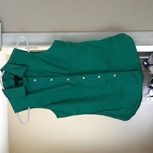 50 J. Crew sleeveless cotton poplin shirt in signature fit. Size: 00